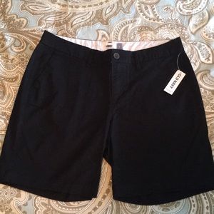 Brand NWT Old Navy Bermuda short in black